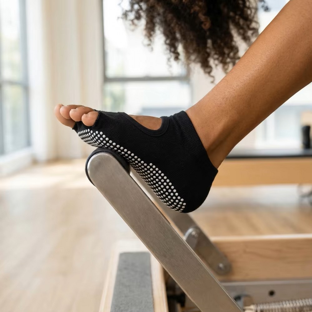 Sırtı Açık Beş Parmaklı Yoga Ç - Pilates Yoga Studio incelemesi ve fiyatı